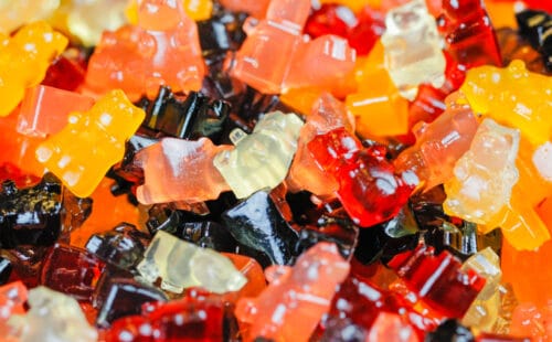 一起堆积的健康胶粘棉的形象显示不同的口味