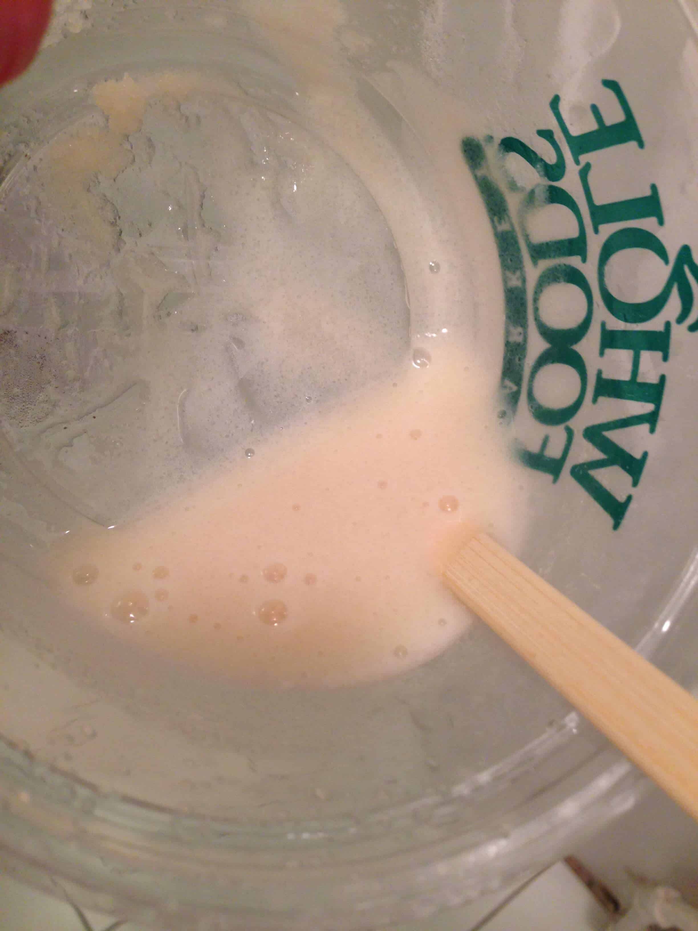 使用未血gelatin和牛奶制成的自创孔条的图象