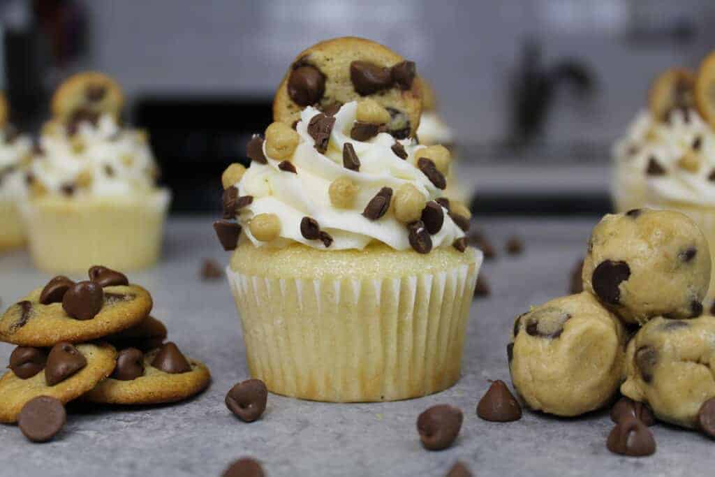 巧克力曲奇面团塞蛋糕的形象