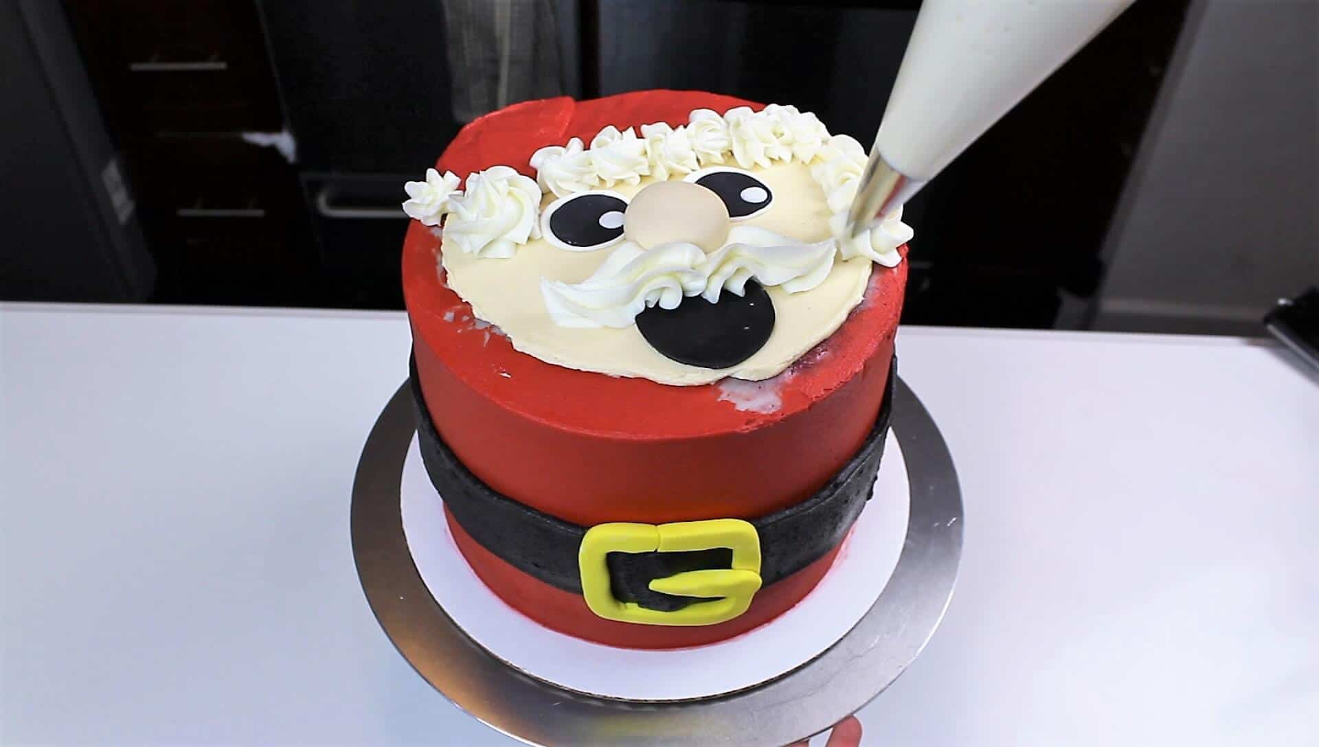 圣诞老人蛋糕教程的形象，管道圣诞老人的胡子就以开放的星霜尖