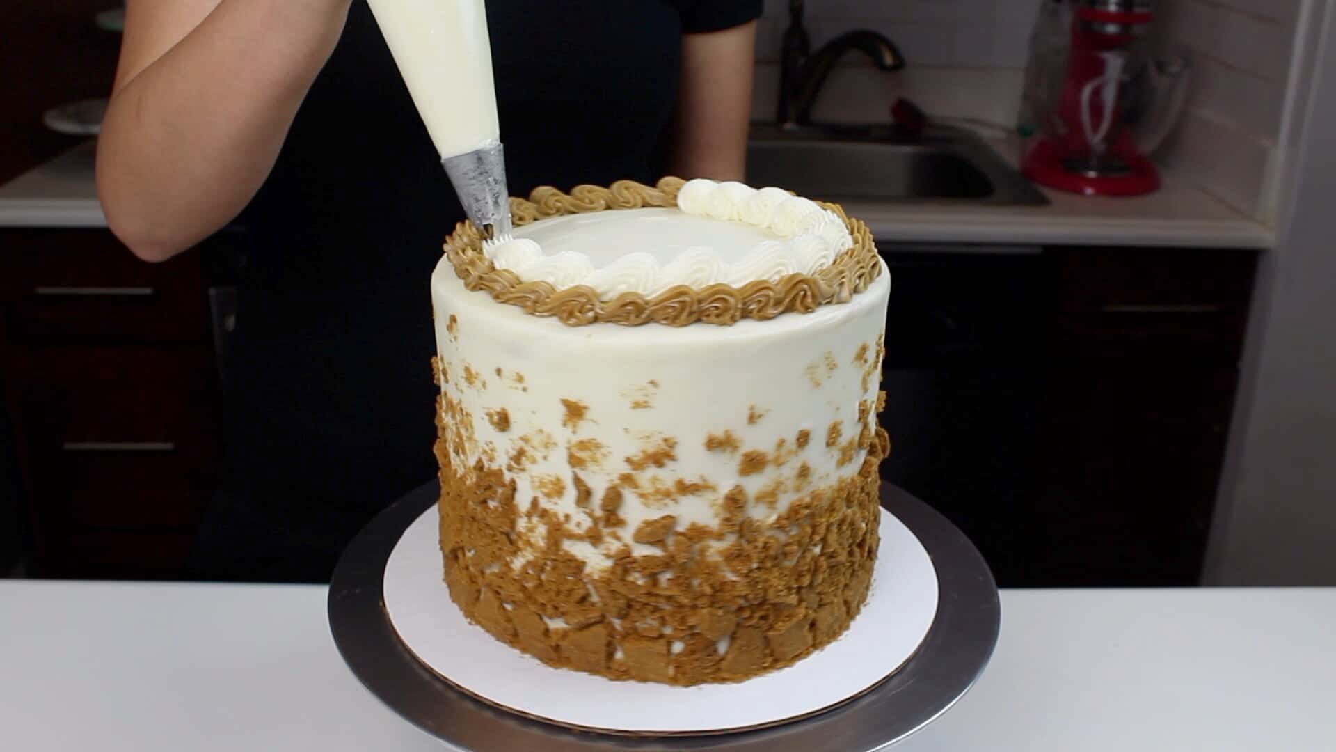 在饼干奶油蛋糕管道房客