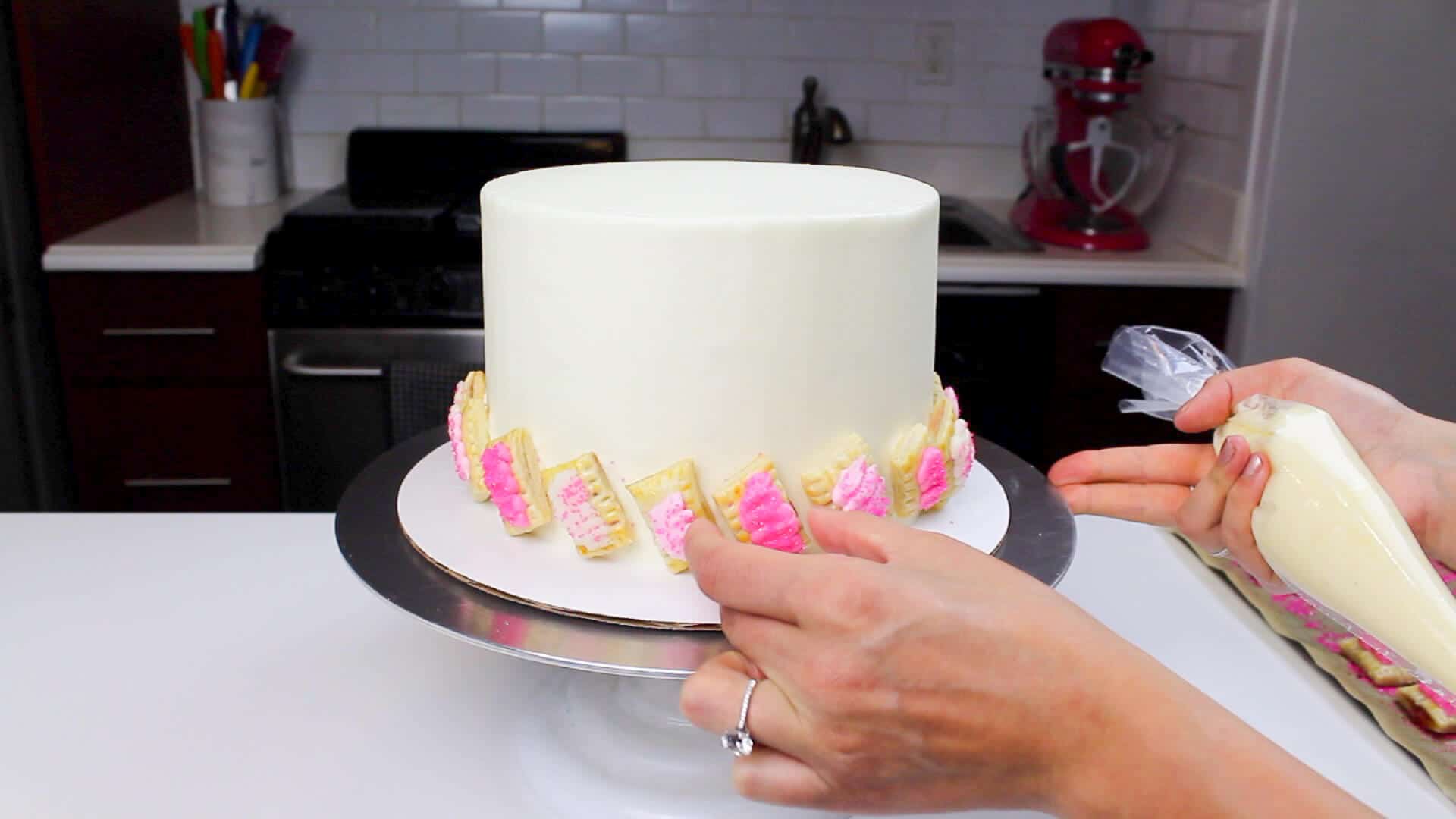 加入poptarts到蛋糕的基