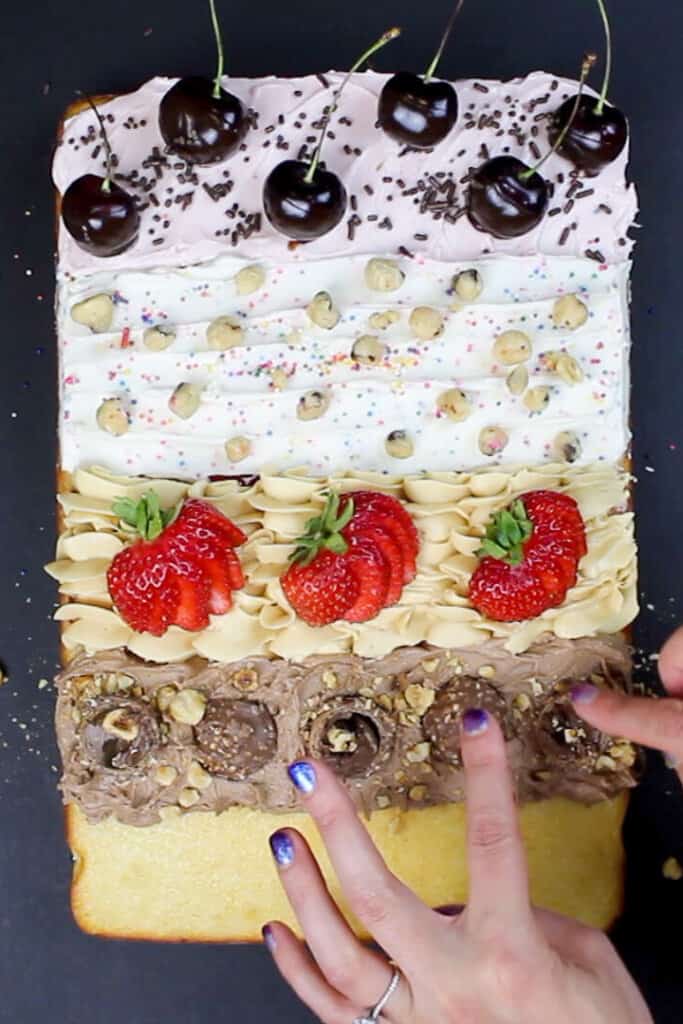 费列罗巧克力添加到各种蛋糕