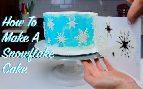 蓝色奶油雪花蛋糕照片