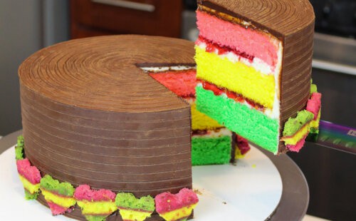 切的意大利彩虹曲奇饼蛋糕特写镜头