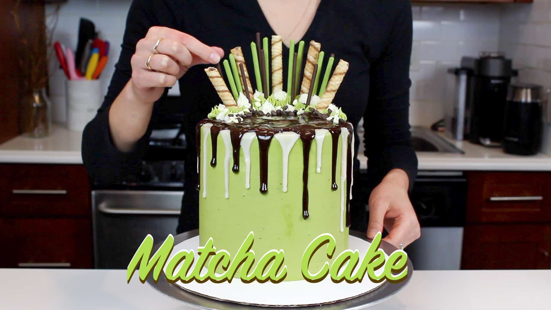 巧克力滴水斗鱼蛋糕照片