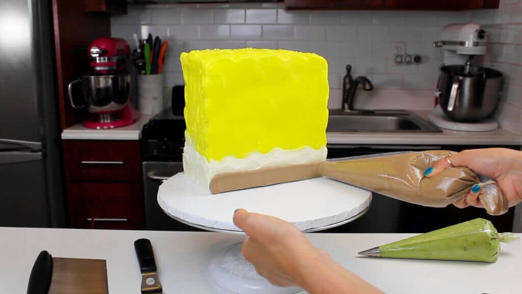 把海绵宝宝的裤子加到蛋糕里