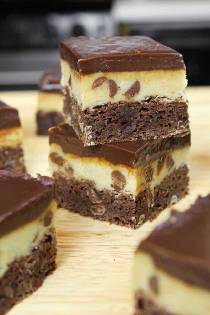 布朗尼饼干的形象切成条