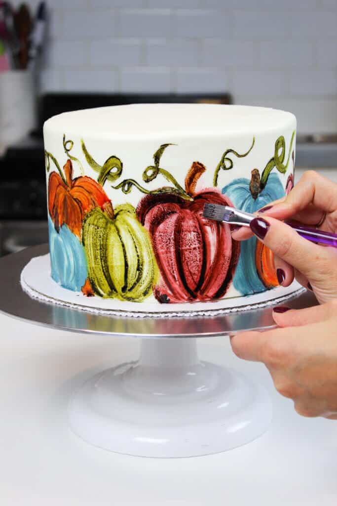 切尔西白色画在奶油南瓜蛋糕上的图像