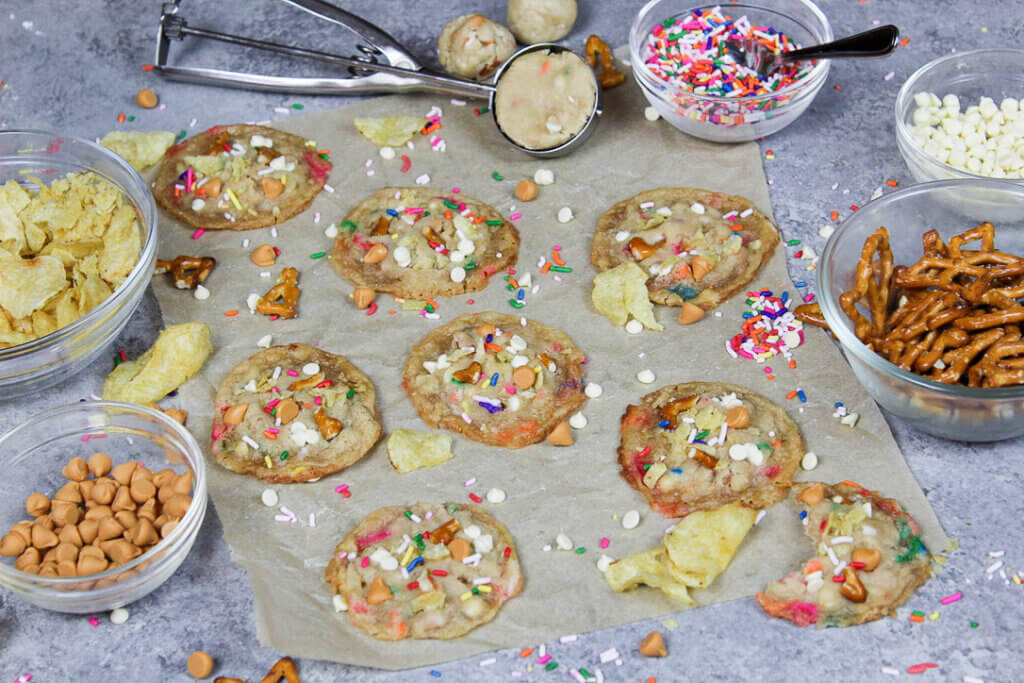 chelsweetlpl外围赌注s可食用堆肥曲奇饼面团烘焙成曲奇饼的图像