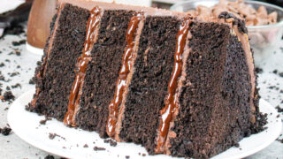 切片的图象巧克力停电蛋糕