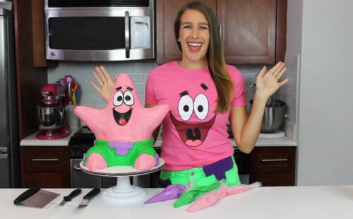 带帕特里克星蛋糕的白衫图片