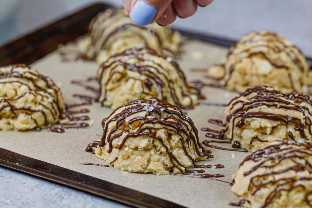没有烘烤花生酱饼干的形象被撒上海盐
