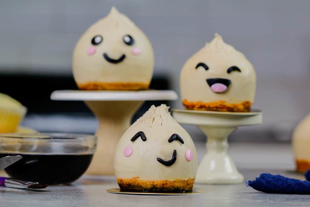 可爱的饺子纸杯蛋糕形象