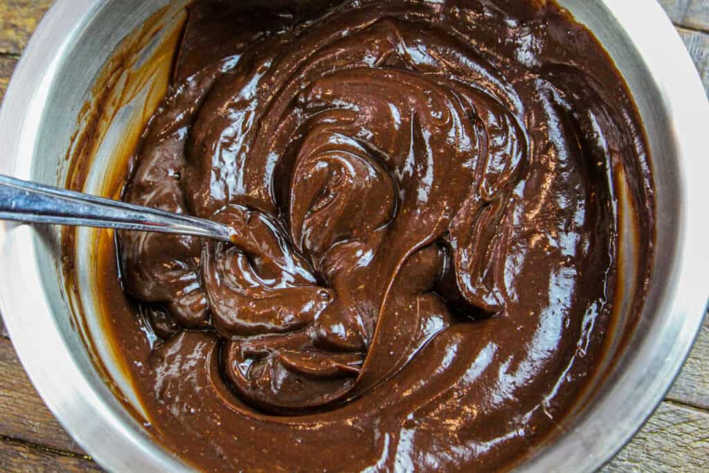 巧克力布丁，准备好加入奥利奥蛋糕