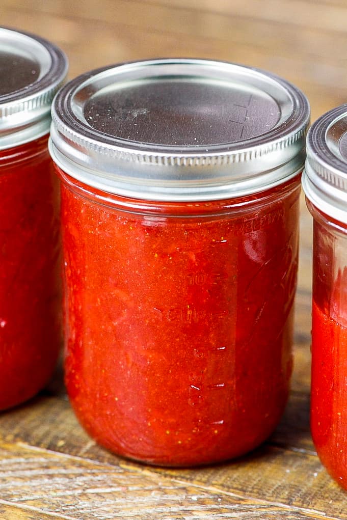 在石匠罐子协奏曲冷冻草莓果酱图像