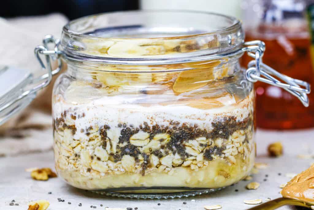 香蕉过夜燕麦的形象