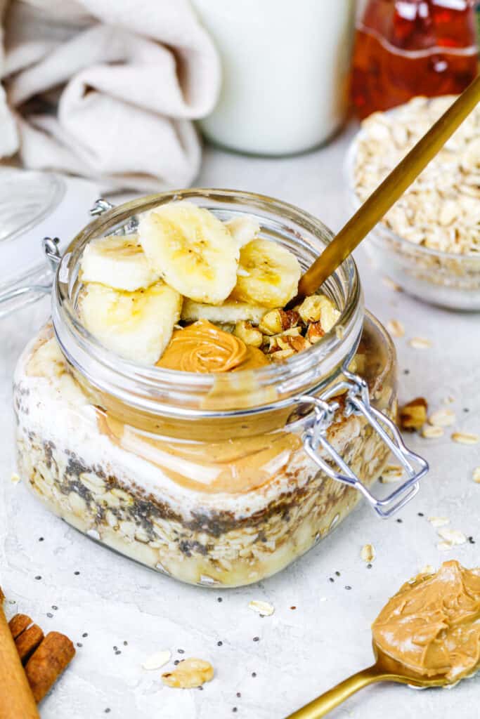 香蕉过夜燕麦的形象