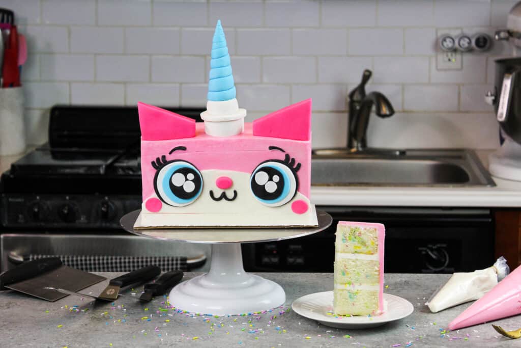 图片中的unikitty蛋糕与funfetti蛋糕层