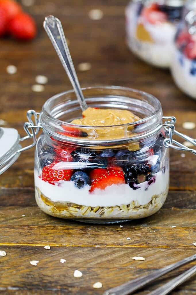 花生酱的蛋白质一夜之间燕麦的图像