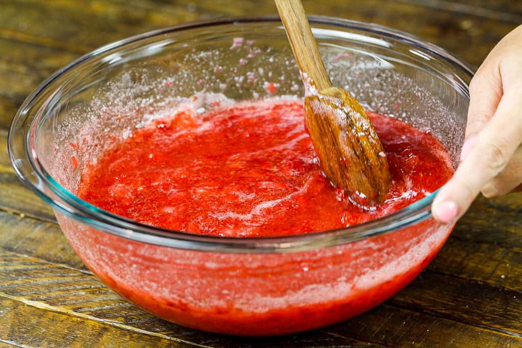 图片certo草莓冻果酱被混合