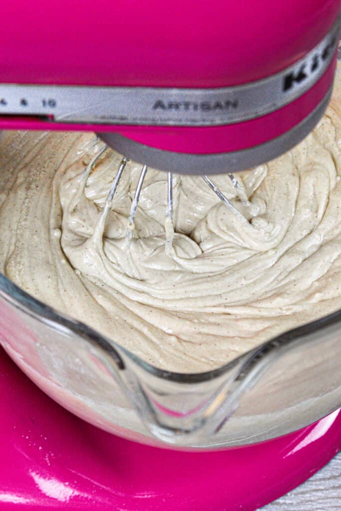 红糖香料蛋糕的食谱正在制作一个受饼干奶油蛋糕启发的饼干蛋糕