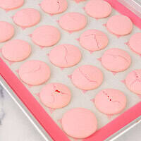 意大利马卡龙壳破裂的图像