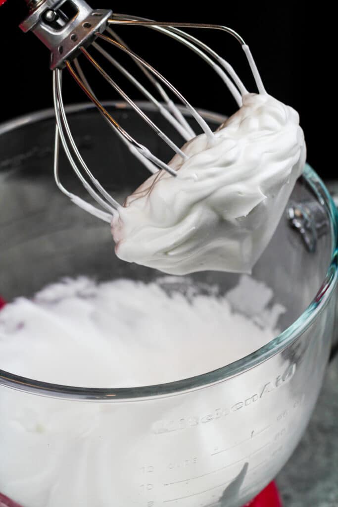 打蛋器上的法式马卡龙