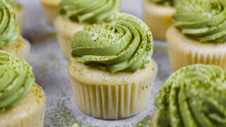 Matcha杯形蛋糕的图象