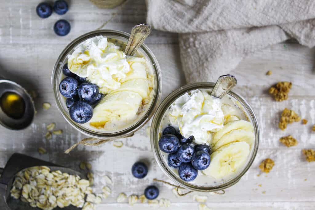 枫隔夜燕麦在罐子里的形象