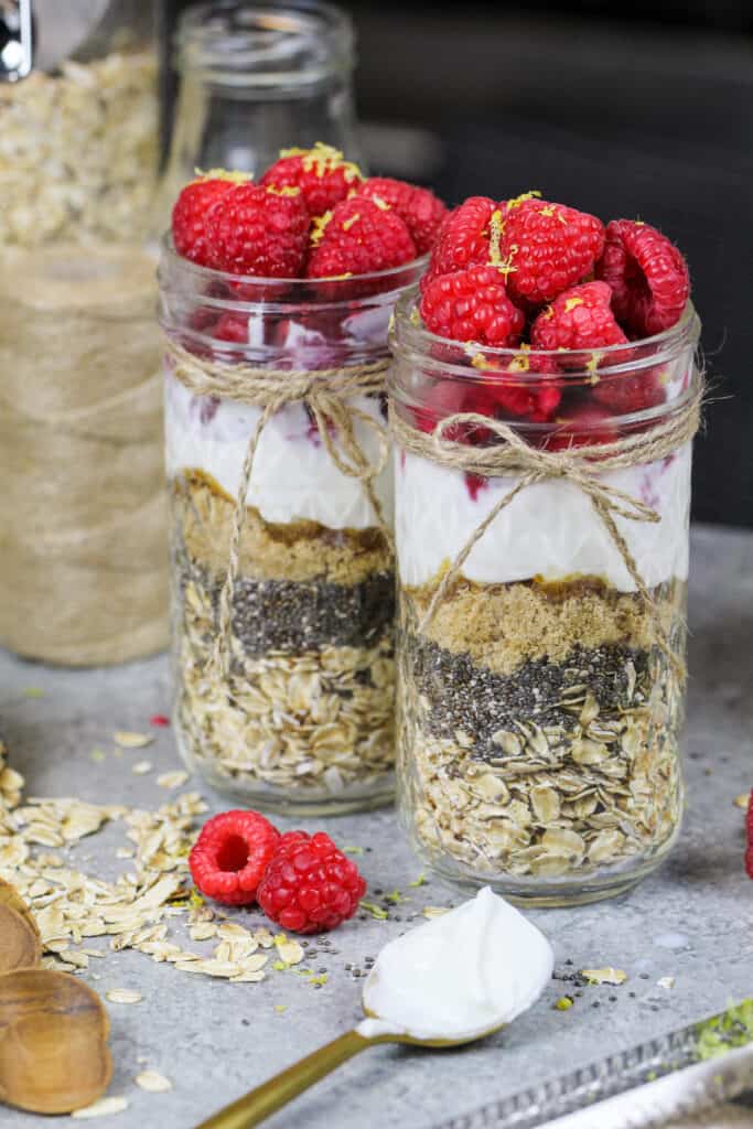 柠檬树莓隔夜燕麦的形象