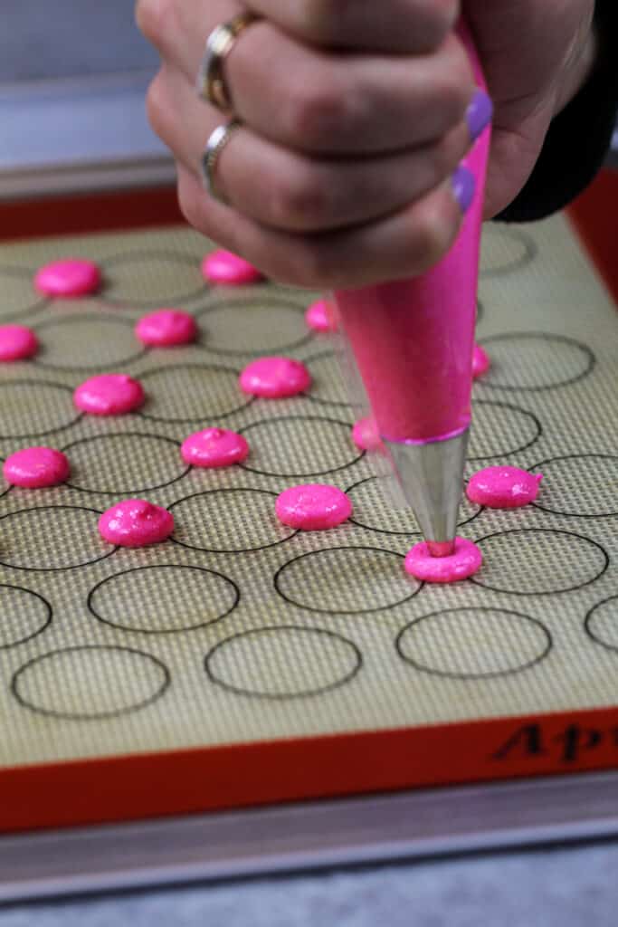 迷你马卡龙的形象被输送炮弹