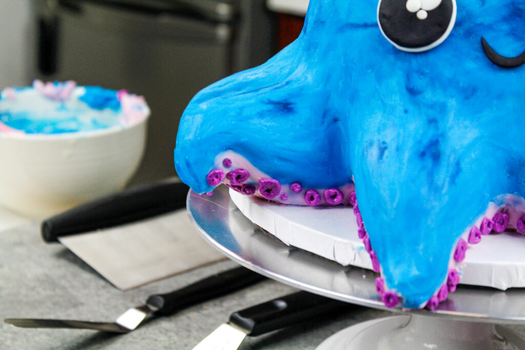 一张章鱼蛋糕的近景图，展示了它的手臂或触手的细节