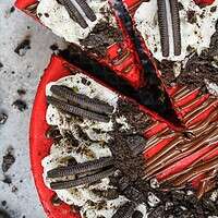 红丝雀芝士饼图 切片取出