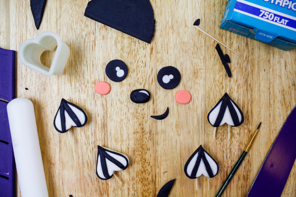 树懒蛋糕上可爱的方糖脸