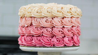 华美的桃红色ombre玫瑰华丽蛋糕的图象