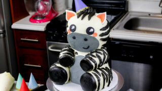 图片可爱斑马蛋糕为生日晚会