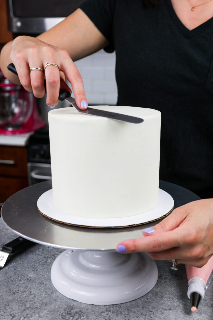 想象一个6英寸厚的蛋糕，上面有非常光滑的奶油糖霜