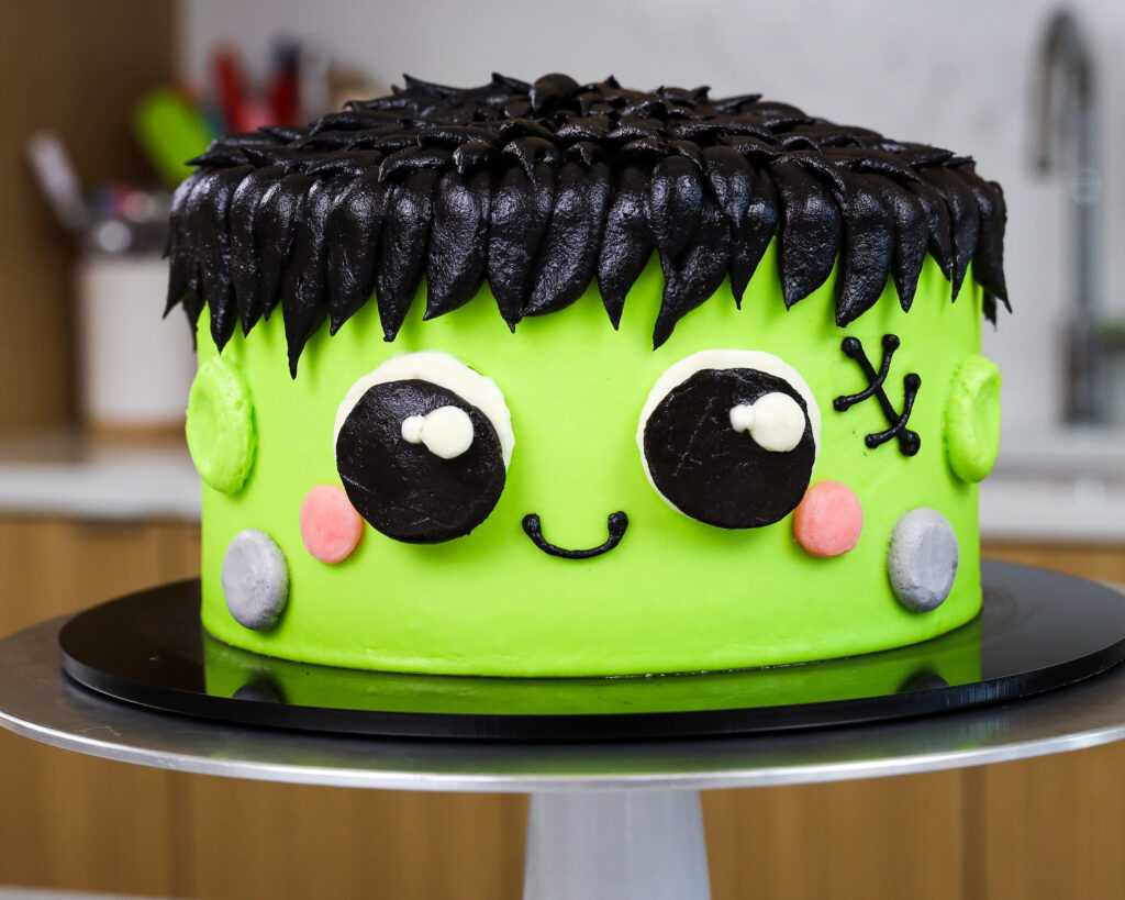 弗兰肯斯坦的形象可爱的蛋糕为万圣节