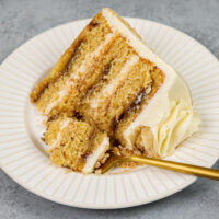 图像的一口咖啡蛋糕层蛋糕