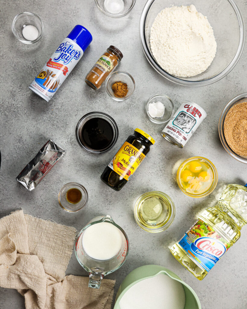 成分的形象提出了分层肉桂咖啡蛋糕