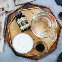 布置成分的图像制作香草简单的糖浆