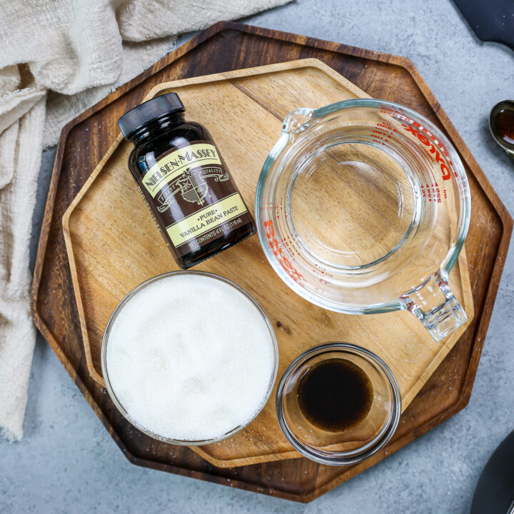 图像简单布局使香草糖浆的成分之一