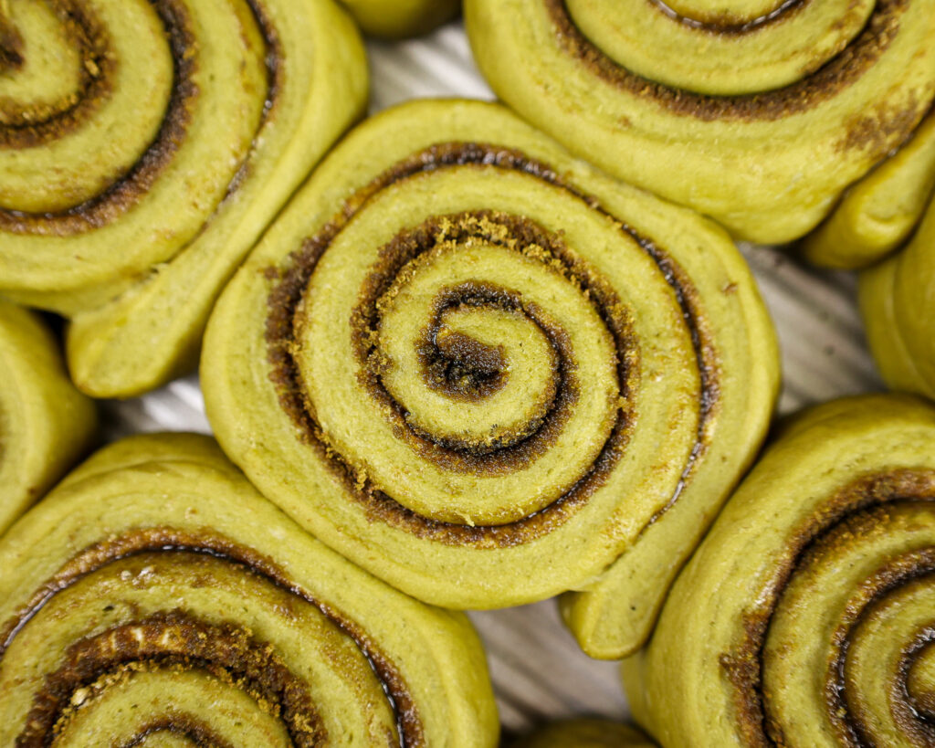 的形象抹茶肉桂卷,橡皮,准备烤