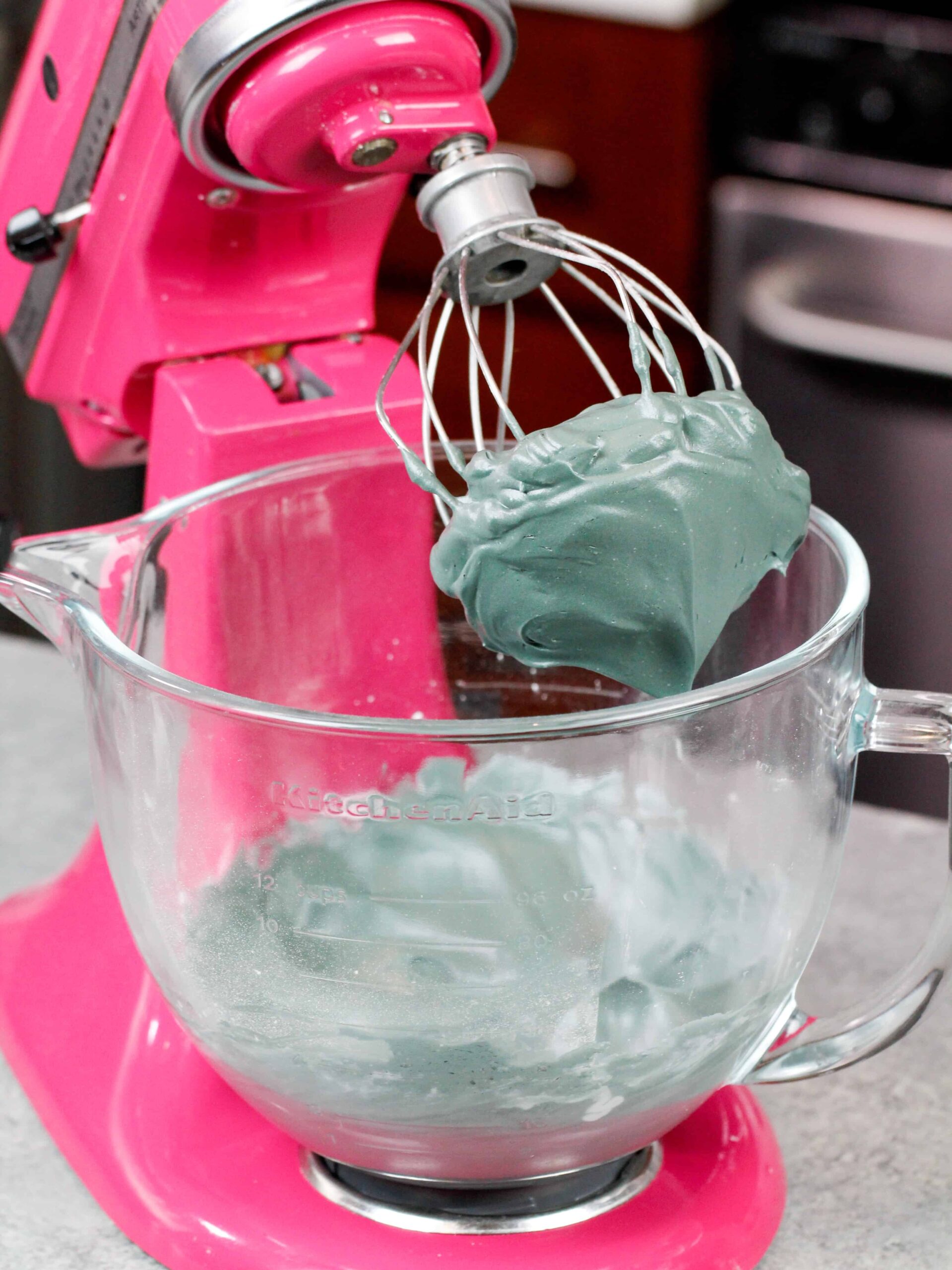 法国的形象混合着一些黑色的酥皮凝胶食用色素