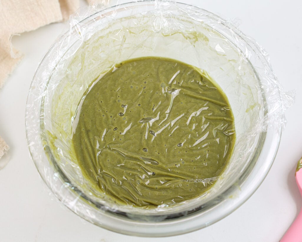 图像的抹茶白巧克力酱未曾填了,愿被冷冻在冰箱里。