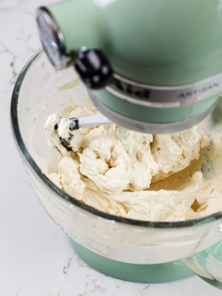 图像不太甜奶油乳酪被鞭打的完美的一致性