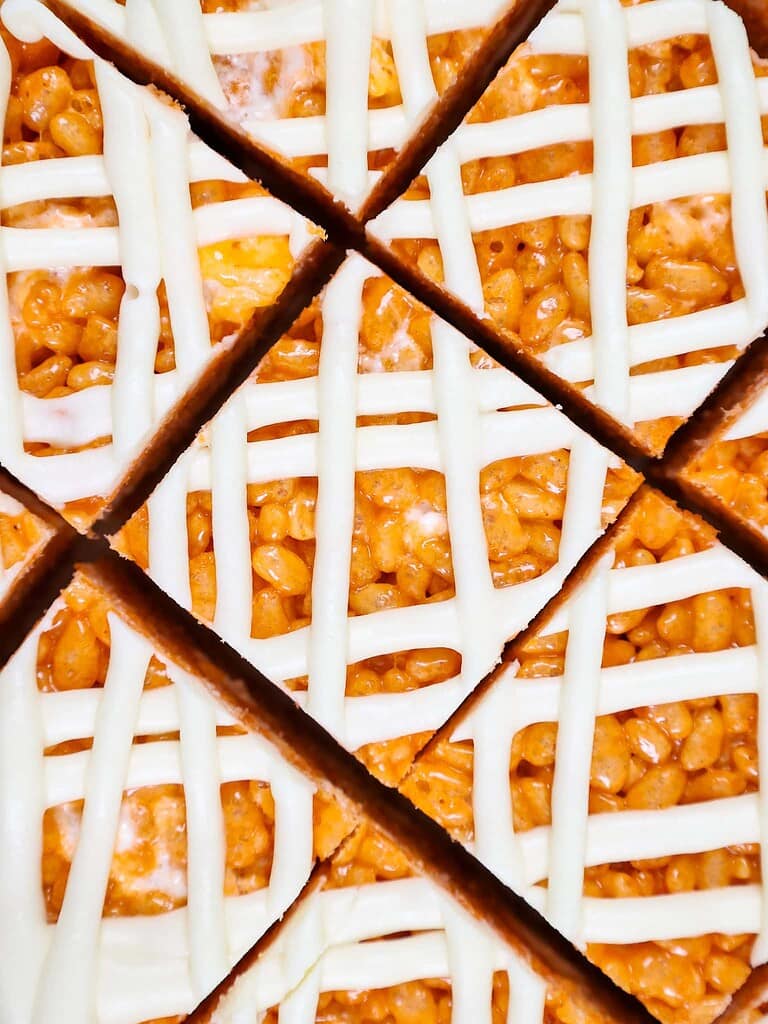 南瓜香料大米私家侦探的形象,加上奶油干酪糖霜