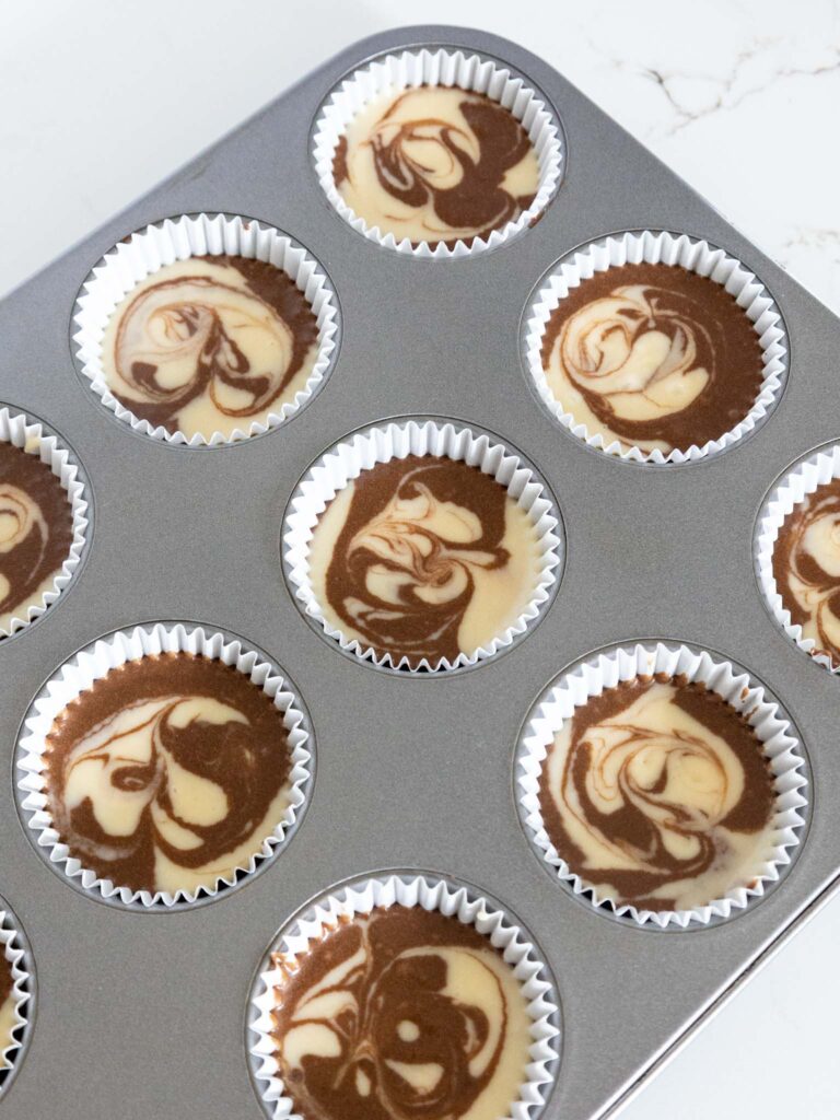 巧克力和香草蛋糕面糊的形象已经传得沸沸扬扬起来使大理石蛋糕